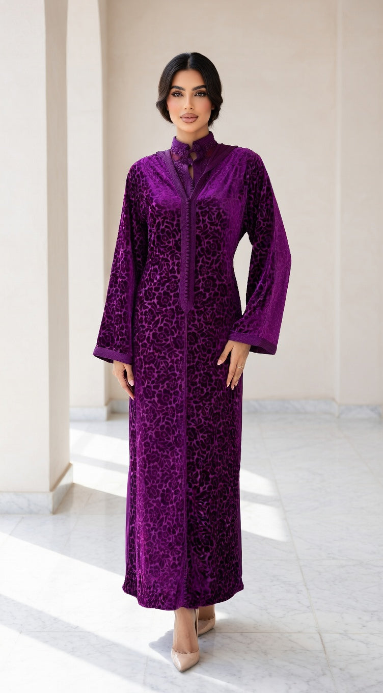 جلابة قطعتين مخملية باللون البنفسجي مع قفطان – أناقة تقليدية عصرية