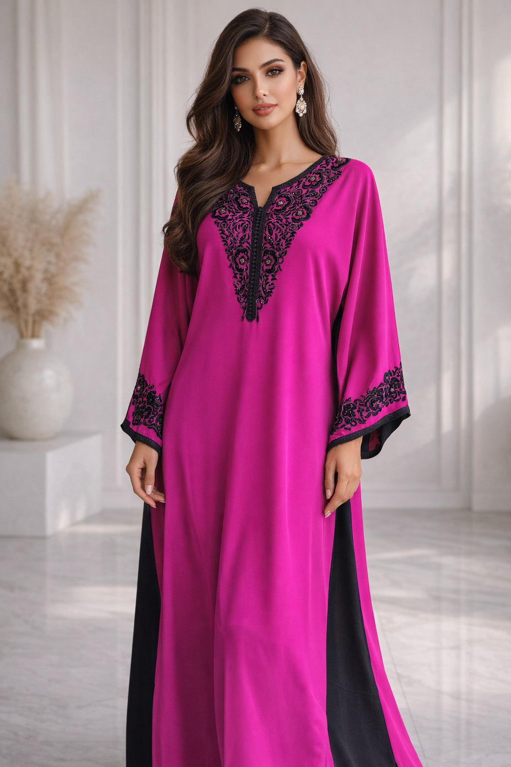 فراشة كفتان ساتان فوشيا فاخر مع تطريز أسود مطرز بالكريستال راقي - deux faces