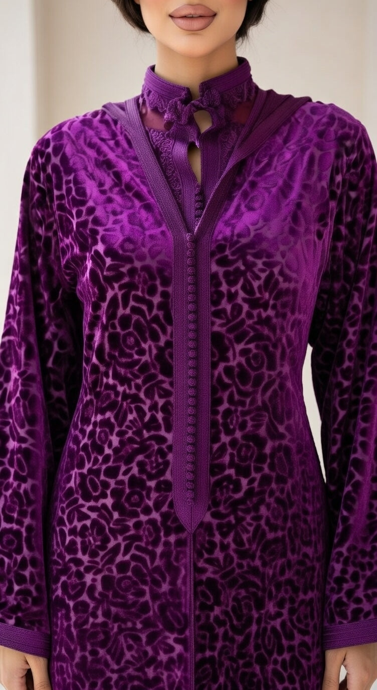 جلابة قطعتين مخملية باللون البنفسجي مع قفطان – أناقة تقليدية عصرية