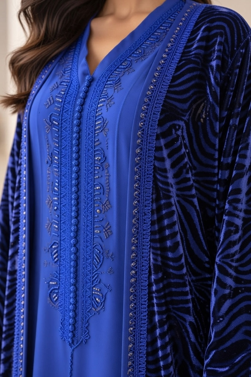 كيمونو مع قفطان باللون الأزرق الملكي – فخامة وأناقة راقية