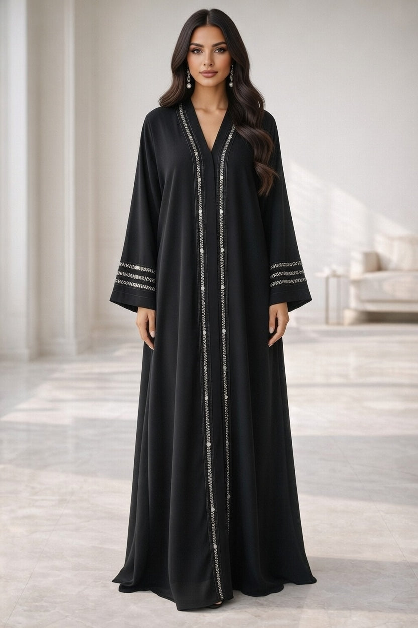عباية أسود فاخرة مع تطريز فضي وكريستال راقي