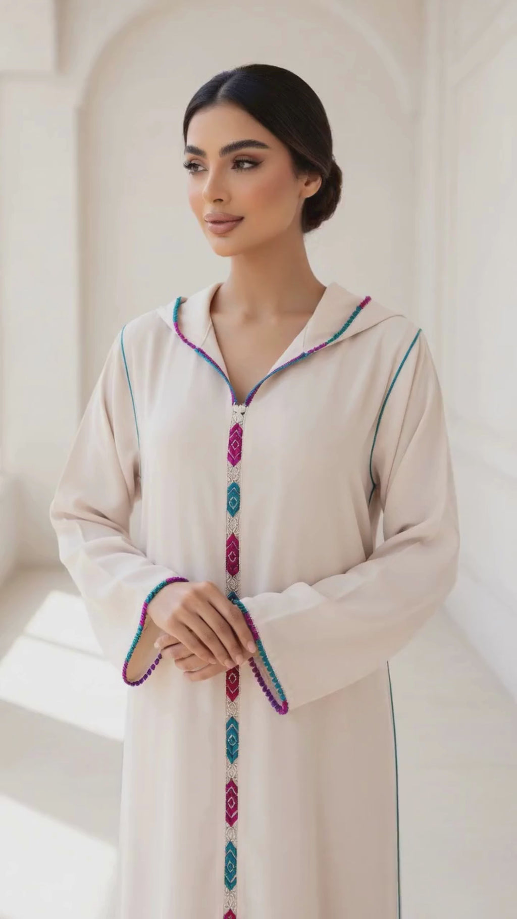 جلابة "نسمة" البيج - شياكة يومية بلمسة أصيلة