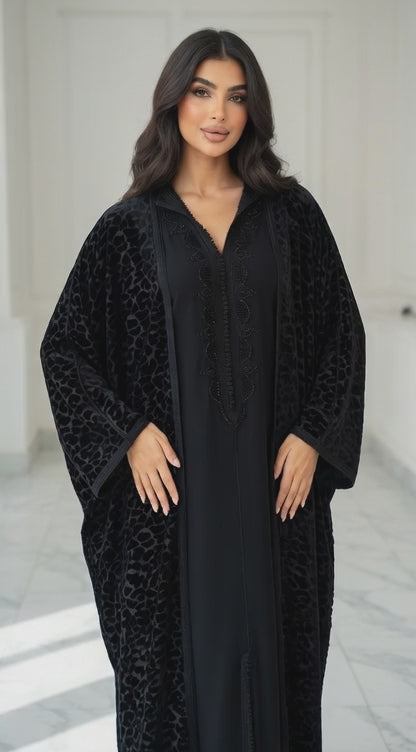 كيمونو فراشة بلكفتان ديالو - أسود مخمل فاخر مع تطريز أسود راقي