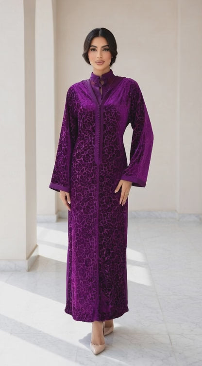 جلابة قطعتين مخملية باللون البنفسجي مع قفطان – أناقة تقليدية عصرية