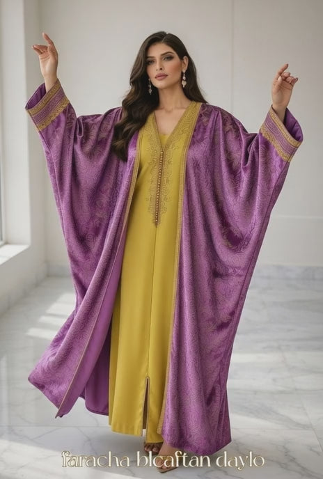 فراشة كيمونو بلكفتان ديالو - أرجواني مخملي فاخر مع تطريز ذهبي ملكي