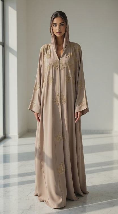 عباية بيج فاخرة مع تطريز ذهبي أوراق راقية