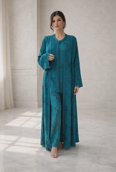 جابادور بلكيمونو ديالو - أزرق مخملي فاخر مع تطريز أزرق داكن راقي